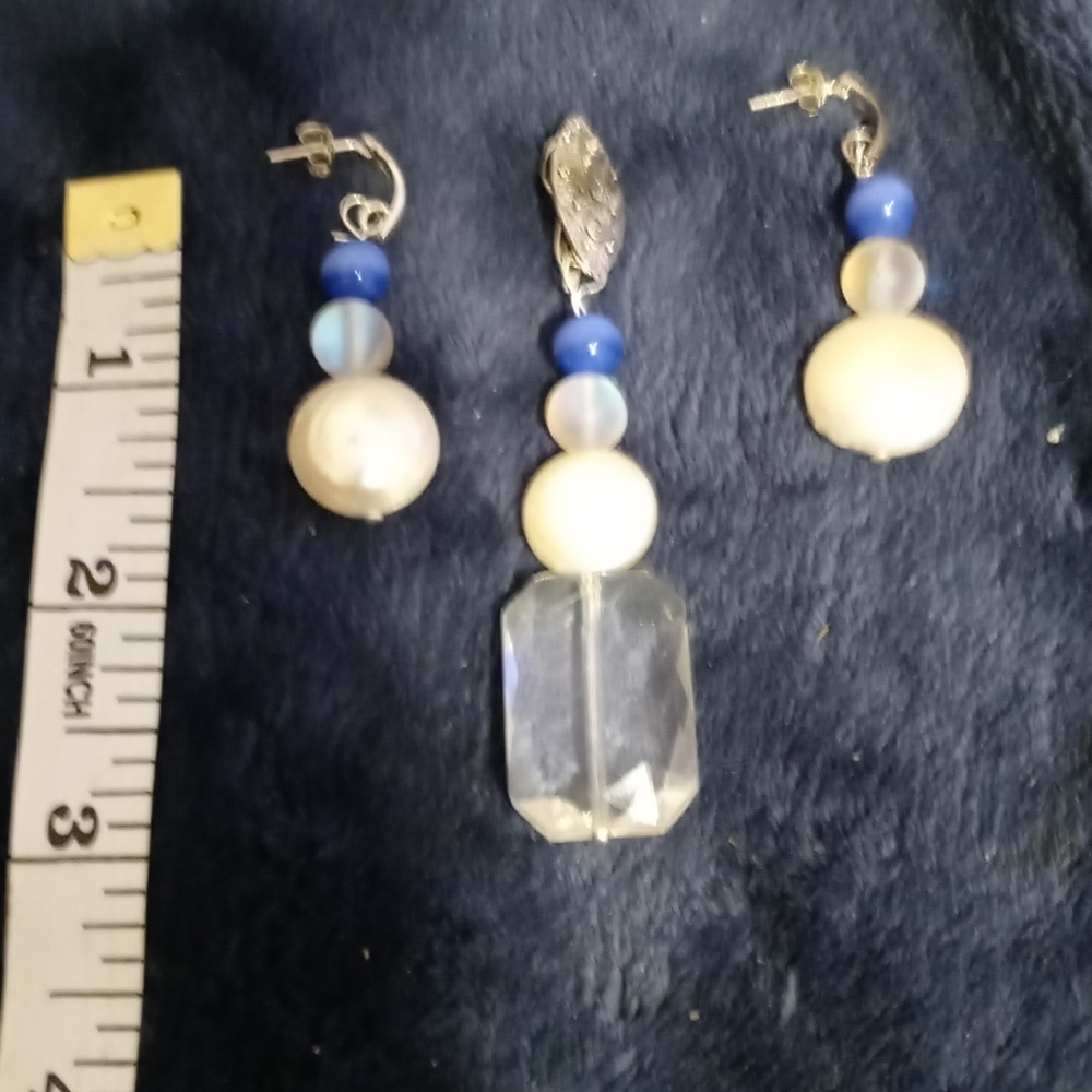 AVAILABLE -Jewelry One of a kind Pearl enhancer set w/ matching earrings.
